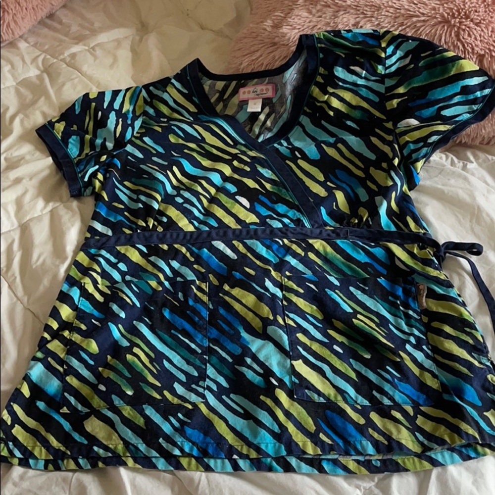 Scrub top